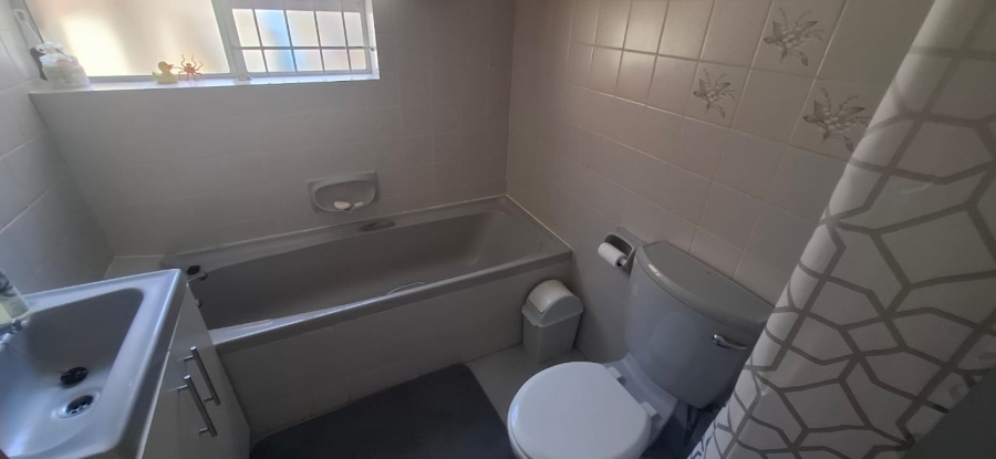 To Let 2 Bedroom Property for Rent in Kenridge Western Cape